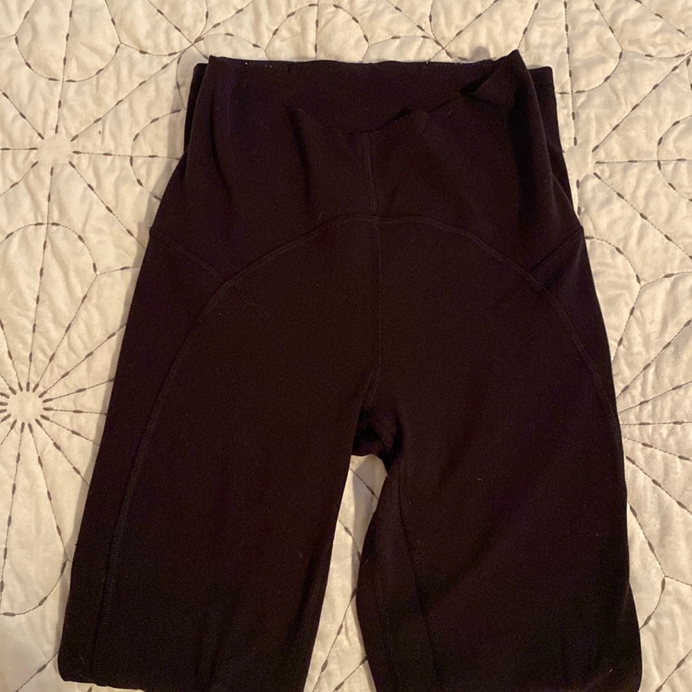Black lululemon leggings